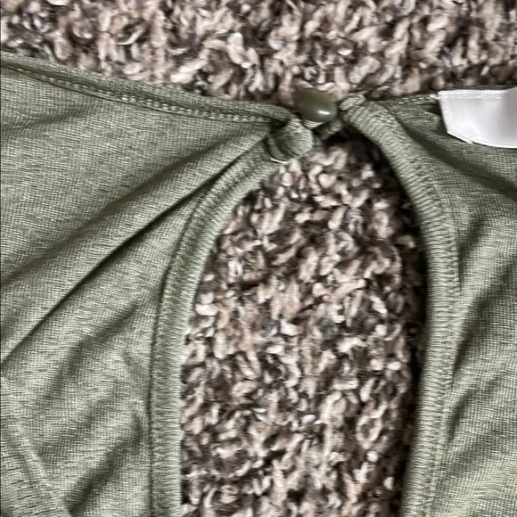 Elegant Olive Green Midi Dress - Picture 6 of 7